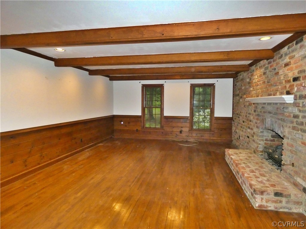 14011 Chepstow Road Midlothian, VA 23113 - Photo 17 of 49 a view of a indoor basketball court