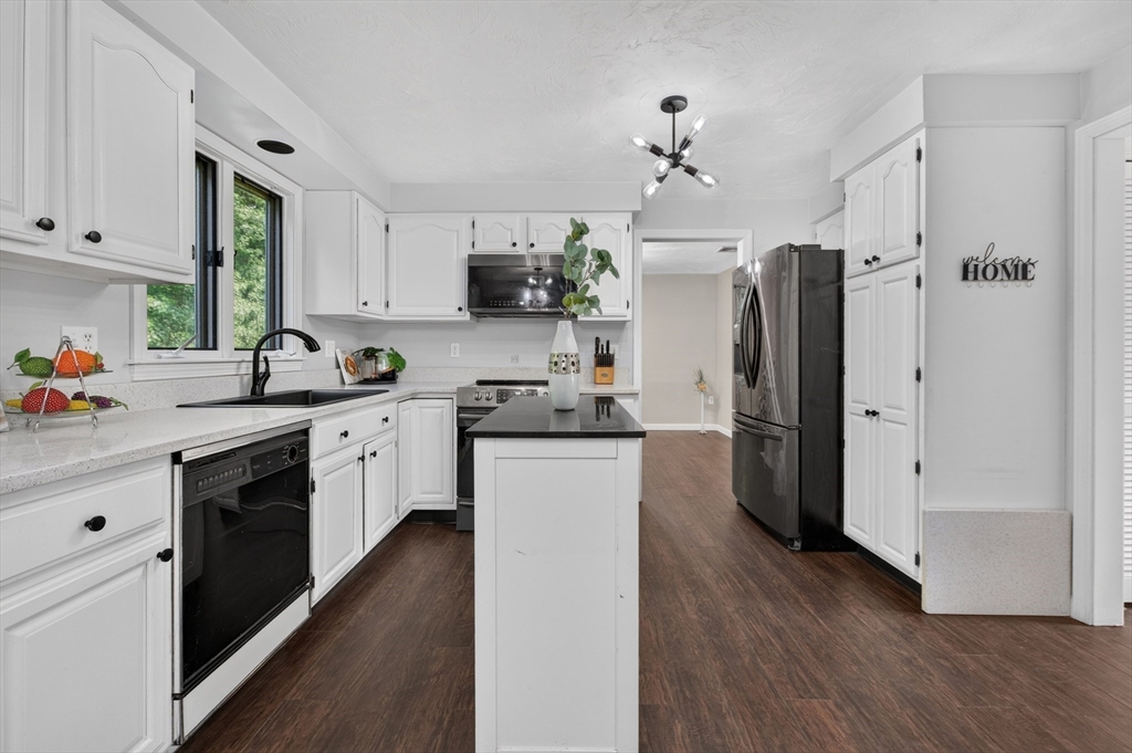 8 Mark's Way Sutton, MA 01590 - Photo 28 of 42