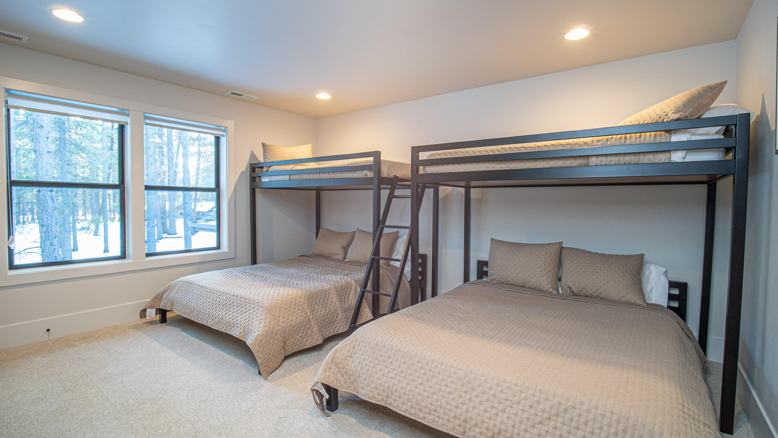 56371 Fireglass Loop, Unit 207 Bend, OR 97707 - Photo 67 of 95 Bedroom 7