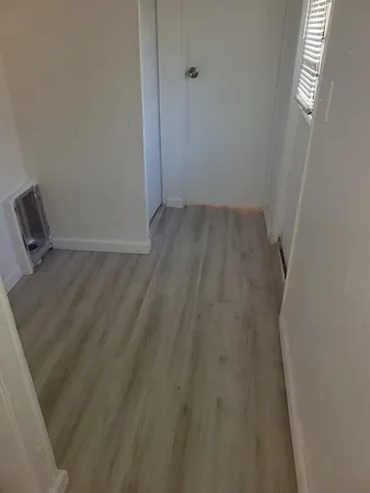 a view of utility room