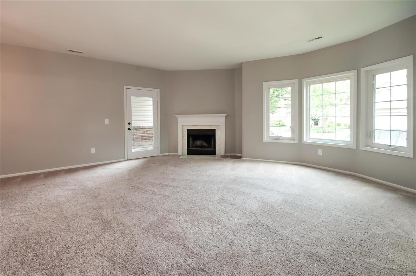 1019 North Spoede Road Creve Coeur, MO 63146 - Photo 2 of 23 Gallery Image 2