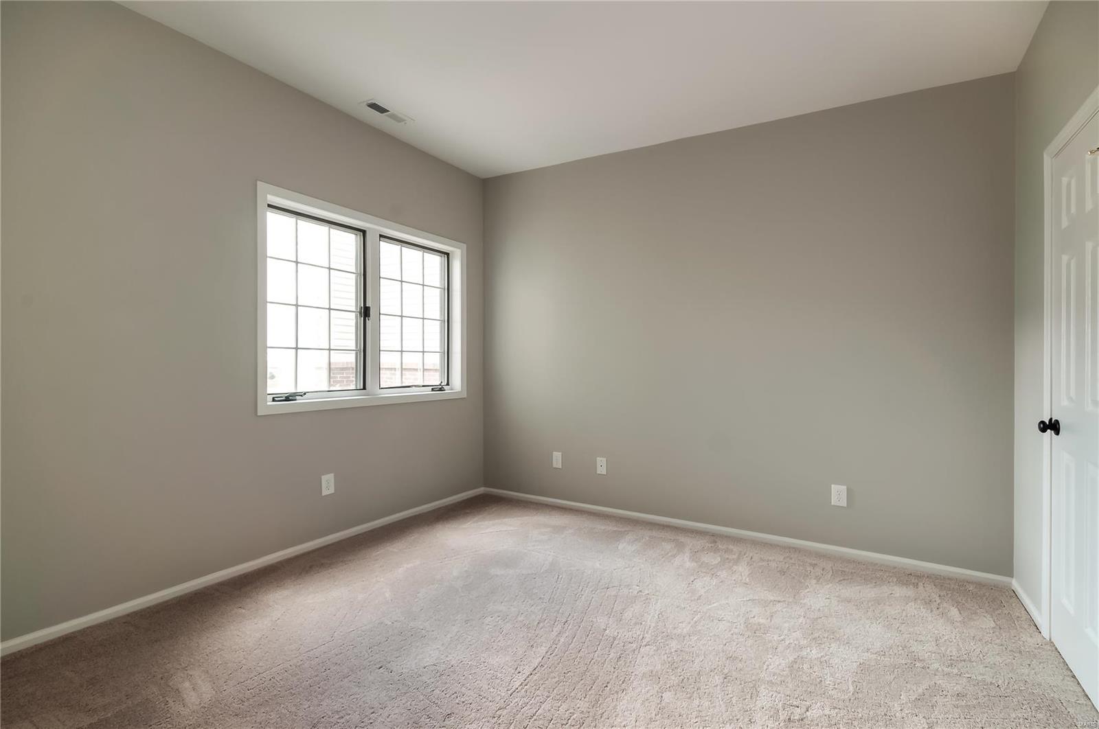 1019 North Spoede Road Creve Coeur, MO 63146 - Photo 11 of 23 Gallery Image 11