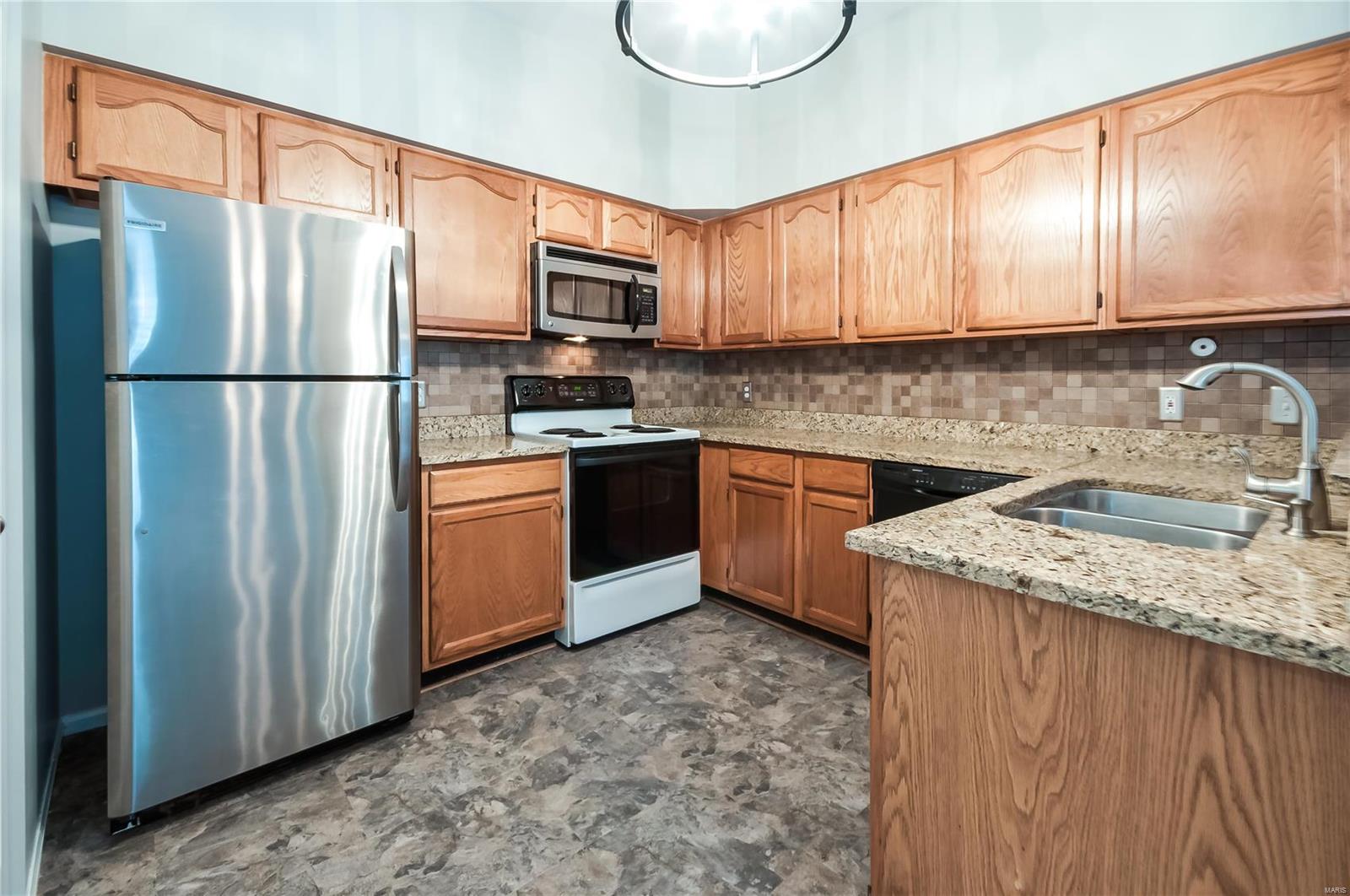 1019 North Spoede Road Creve Coeur, MO 63146 - Photo 5 of 23 Gallery Image 5
