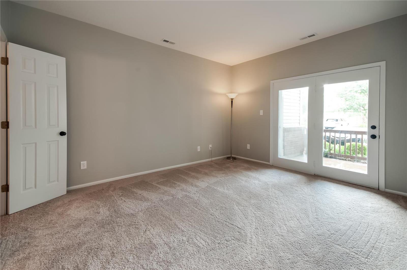 1019 North Spoede Road Creve Coeur, MO 63146 - Photo 8 of 23 Gallery Image 8