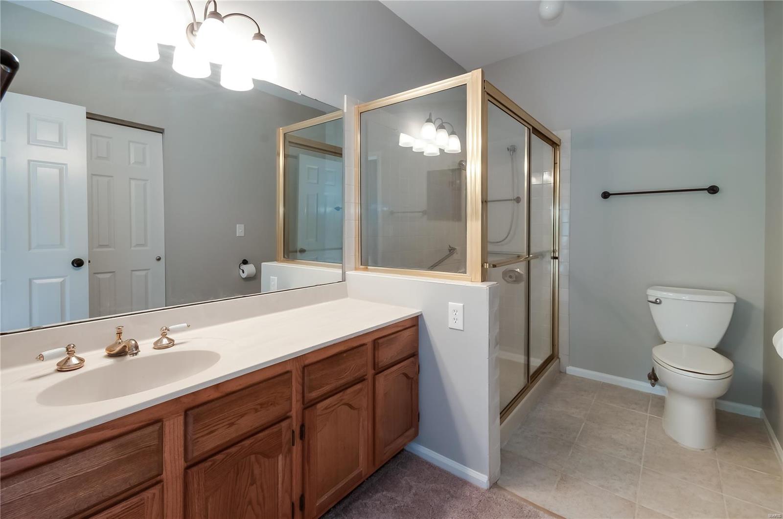 1019 North Spoede Road Creve Coeur, MO 63146 - Photo 9 of 23 Gallery Image 9
