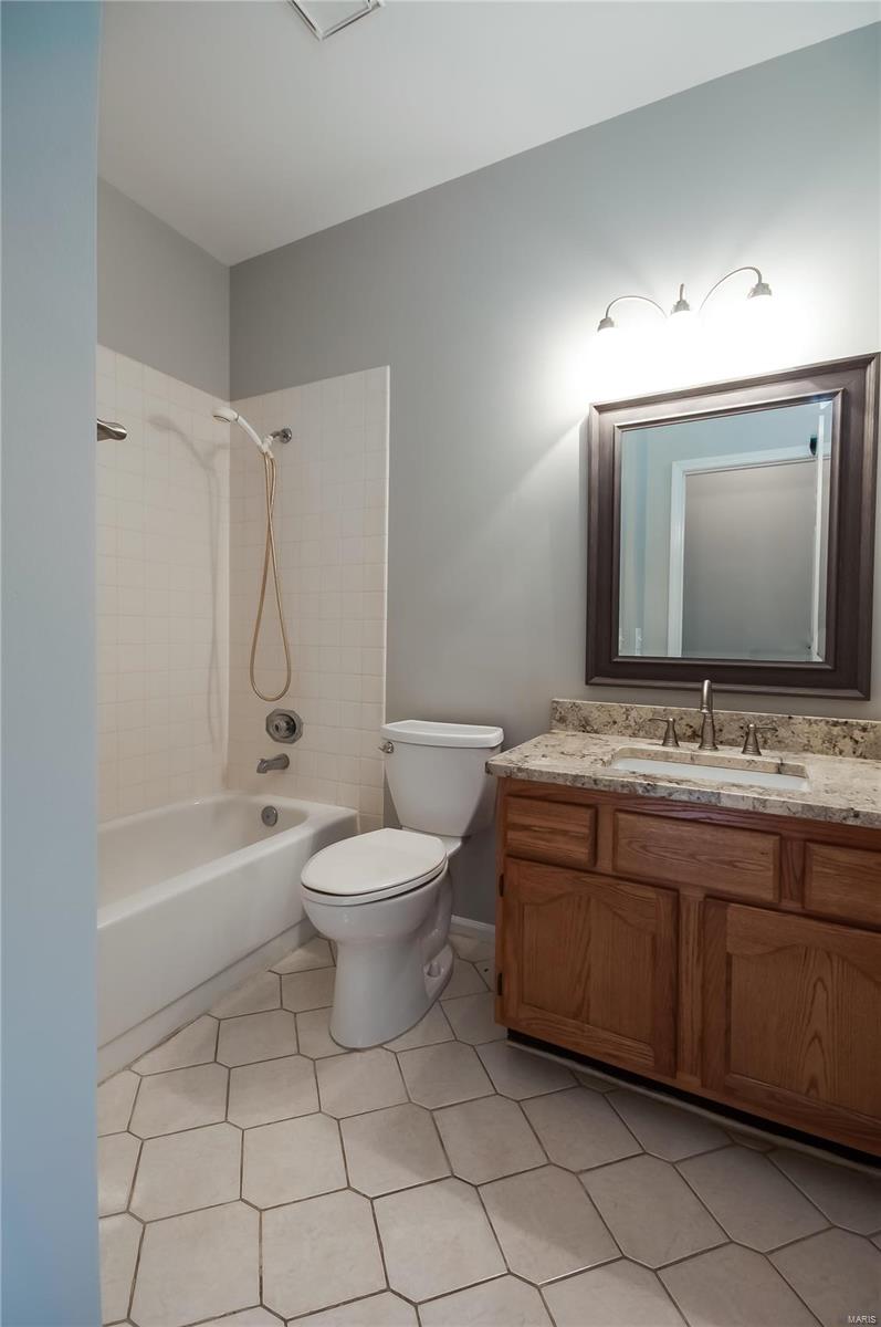1019 North Spoede Road Creve Coeur, MO 63146 - Photo 10 of 23 Gallery Image 10