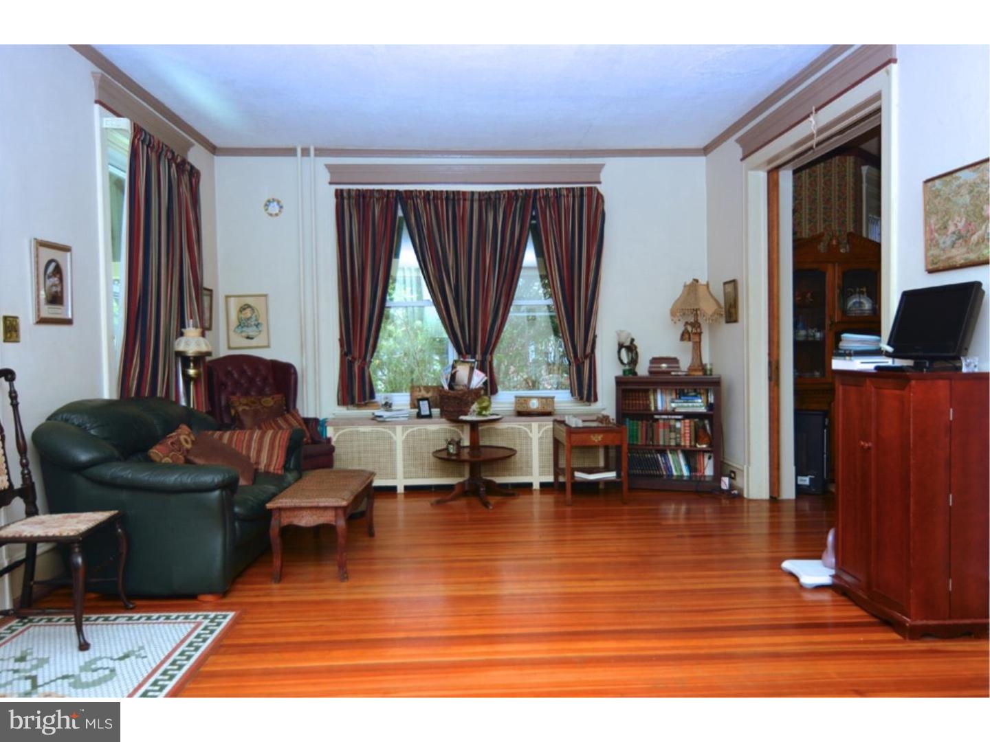 210 Friedensburg Road Reading, PA 19606 - Photo 18 of 24 Living Room