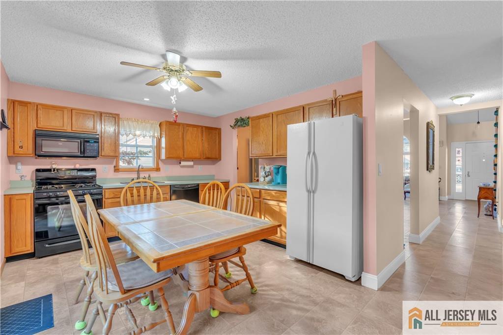 15 Capitol Reef Road Howell, NJ 07731 - Photo 20 of 58