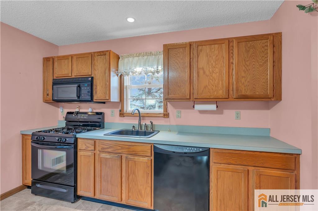 15 Capitol Reef Road Howell, NJ 07731 - Photo 22 of 58