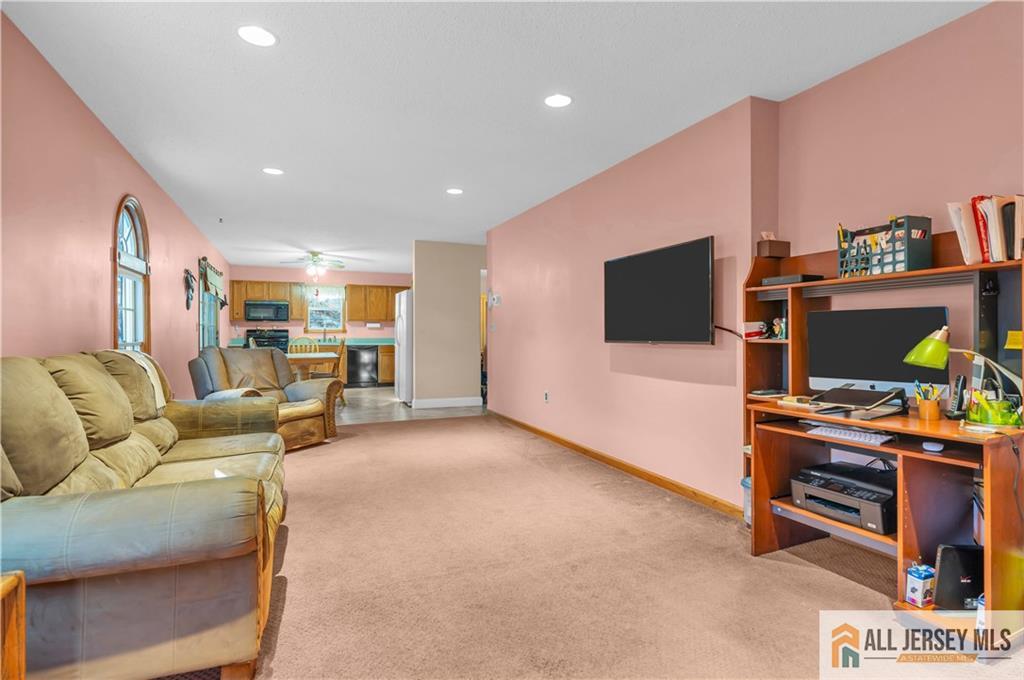 15 Capitol Reef Road Howell, NJ 07731 - Photo 25 of 58
