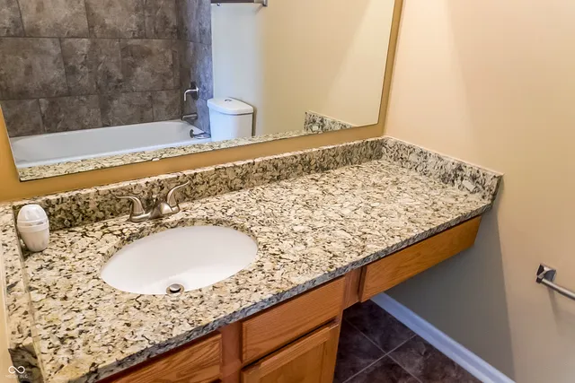 $1,685 | 2245 Valley Creek E Lane, Indianapolis, IN 46229