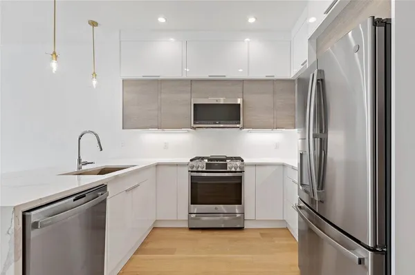$2,900 | 6025 Boulevard East, Unit 306, West New York, NJ 07093