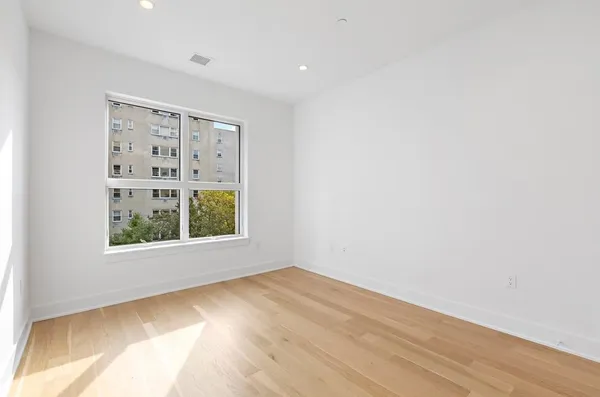 $2,900 | 6025 Boulevard East, Unit 306, West New York, NJ 07093