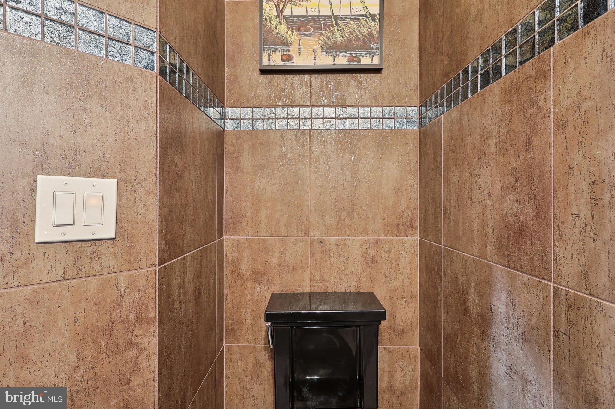 3211 Courtside Road Bowie, MD 20721 - Photo 33 of 108 Elegant tiled corner with artistic flair.