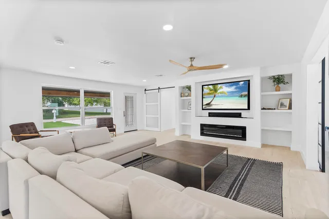 $4,800 | 12994 Southeast Papaya Street, Hobe Sound, FL 33455