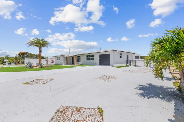 $4,800 | 12994 Southeast Papaya Street, Hobe Sound, FL 33455
