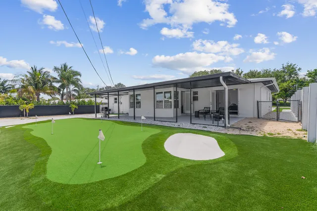 $4,800 | 12994 Southeast Papaya Street, Hobe Sound, FL 33455