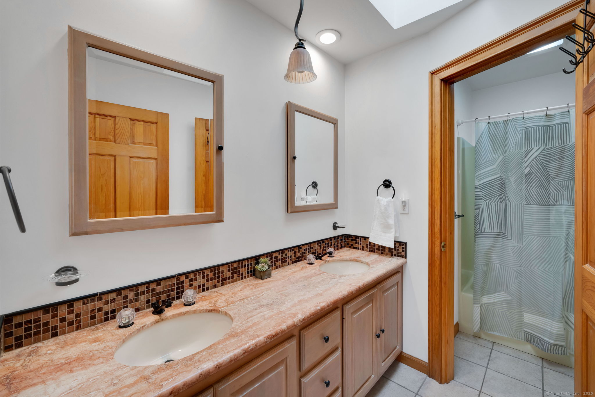 49 South Main Street Marlborough, CT 06447 - Photo 20 of 40 Upper level bath