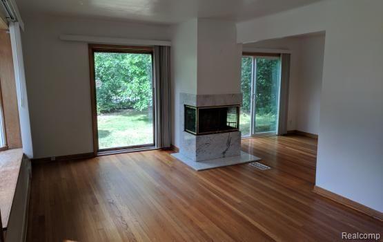 8472 Colgate Street, Unit 1 Oak Park, MI 48237 - Photo 4 of 9