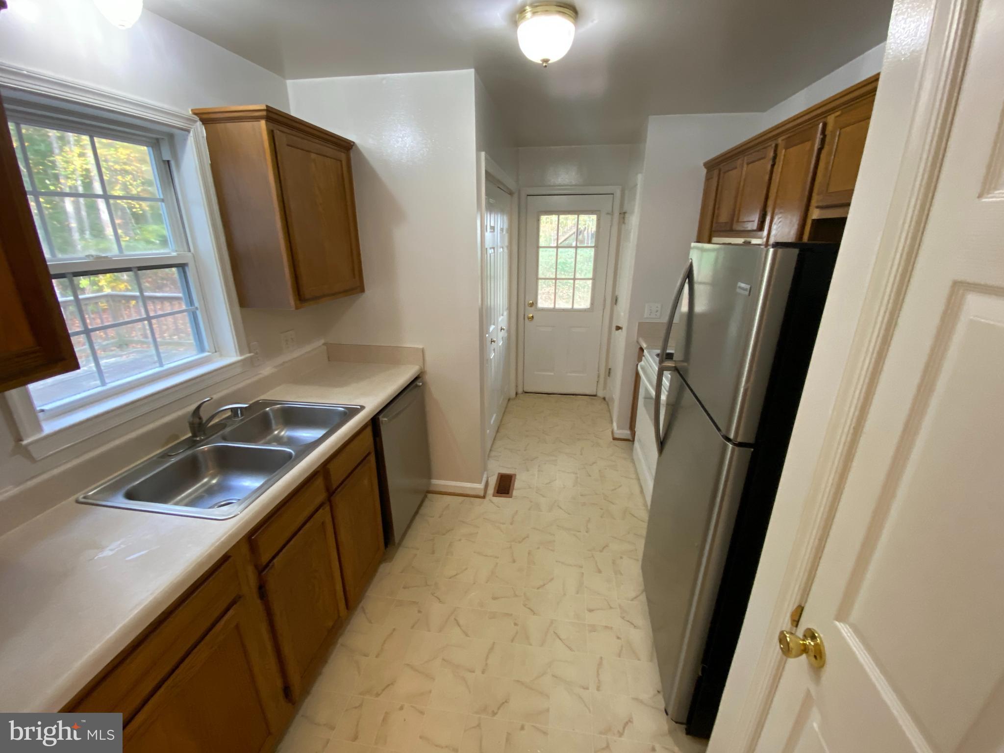 211 Cedar Ridge Drive Ruther Glen, VA 22546 - Photo 10 of 29