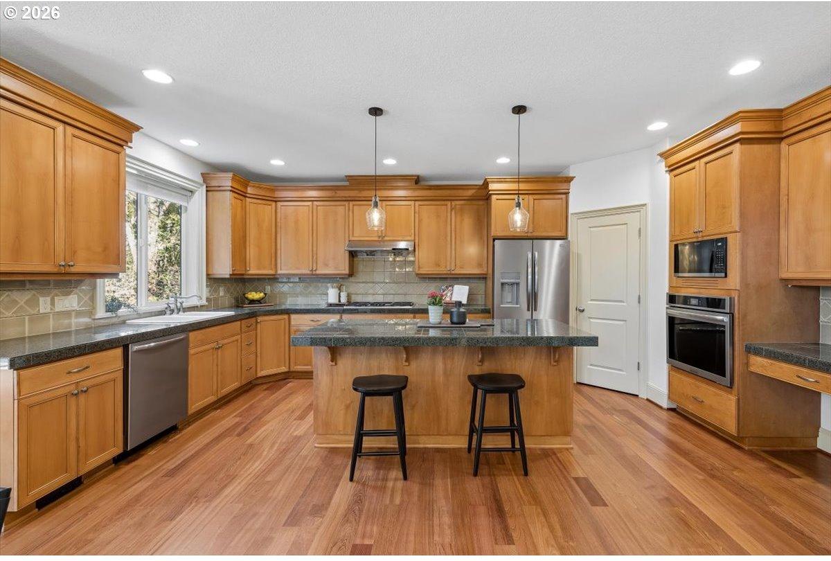 3756 Northwest Kaiser Road Portland, OR 97229 - Photo 15 of 43 Gallery Image 15