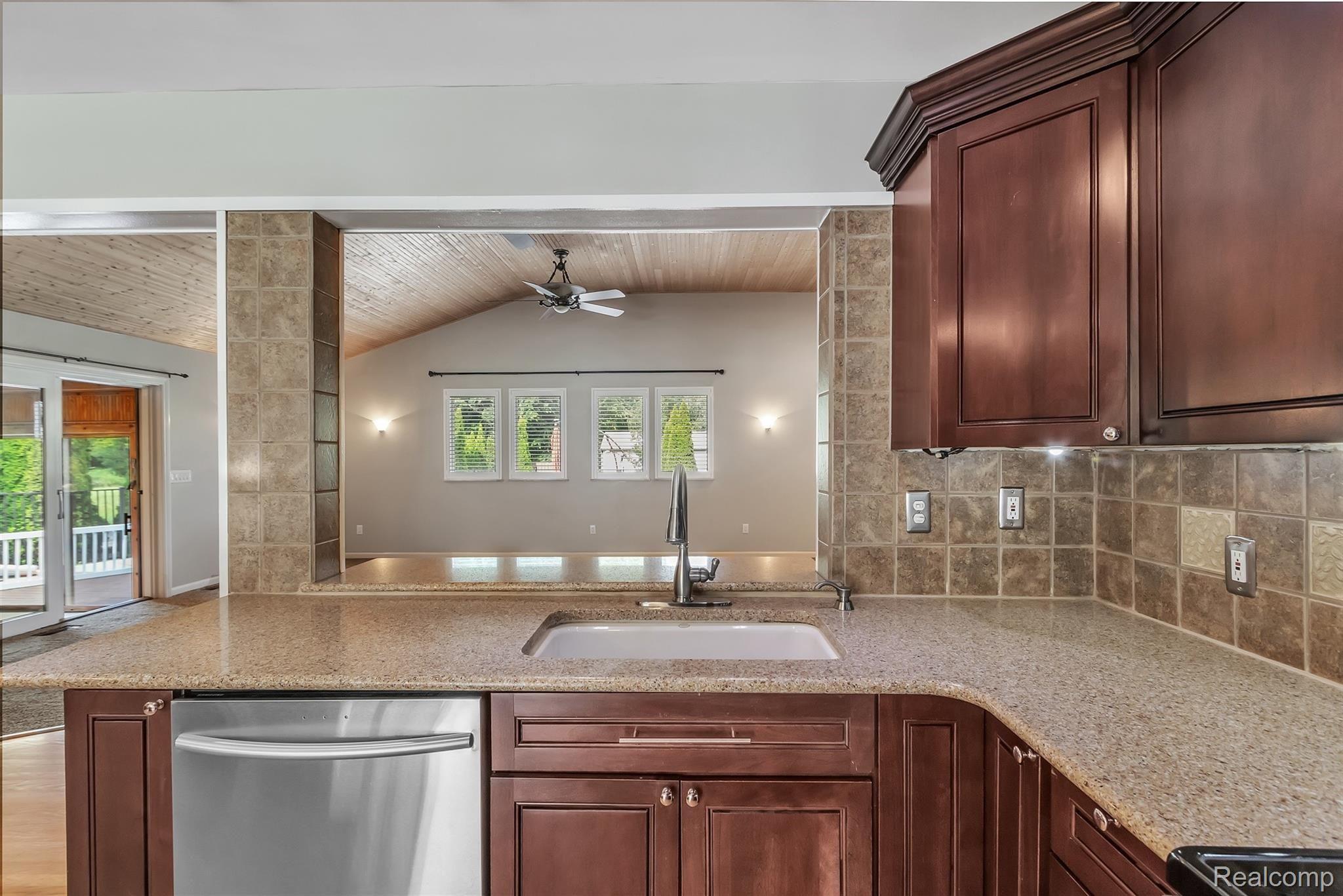 19450 Inkster Road Romulus, MI 48174 - Photo 23 of 60 KITCHEN/BUILT IN DISHWASHER/OVERLOOKS FAMILY ROOM