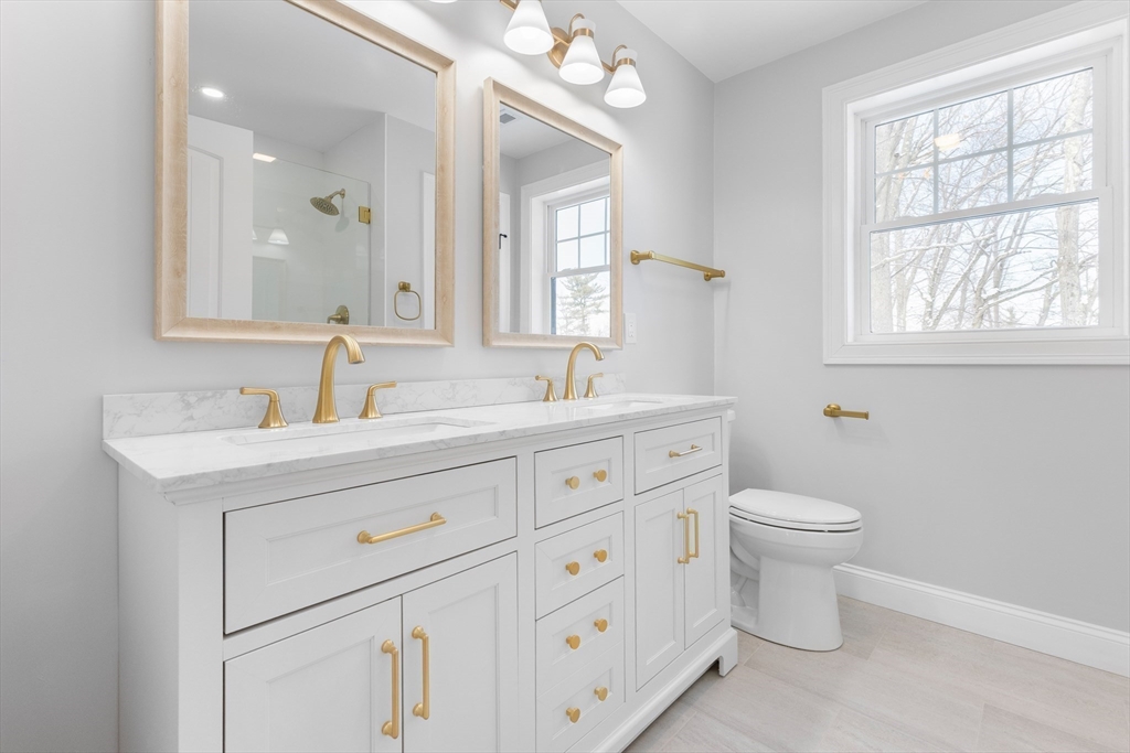 12 Lands-End Road Tyngsborough, MA 01879 - Photo 23 of 41