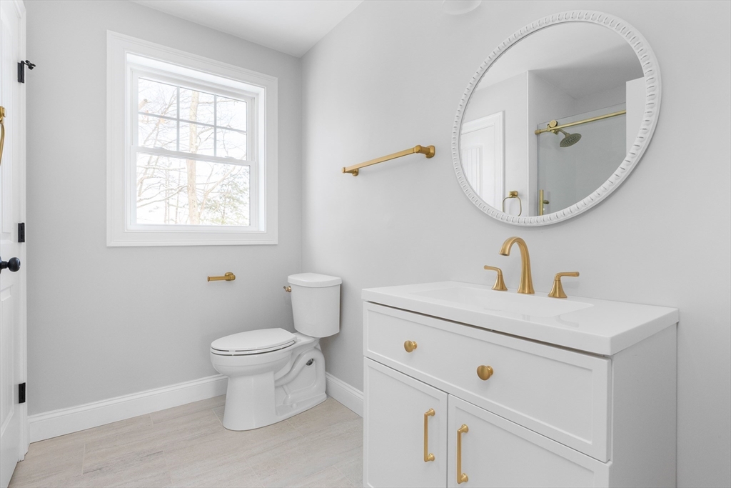 12 Lands-End Road Tyngsborough, MA 01879 - Photo 30 of 41