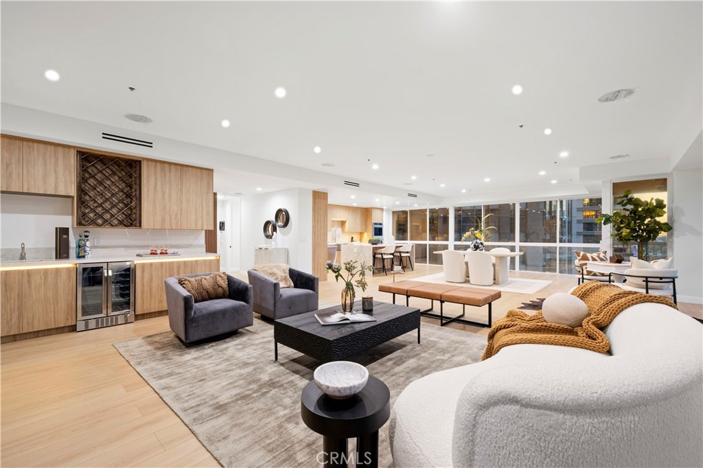 10750 Wilshire Boulevard, Unit 901 Los Angeles, CA 90024 - Photo 2 of 28