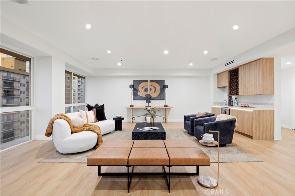 10750 Wilshire Boulevard, Unit 901 Los Angeles, CA 90024 - Photo 6 of 28