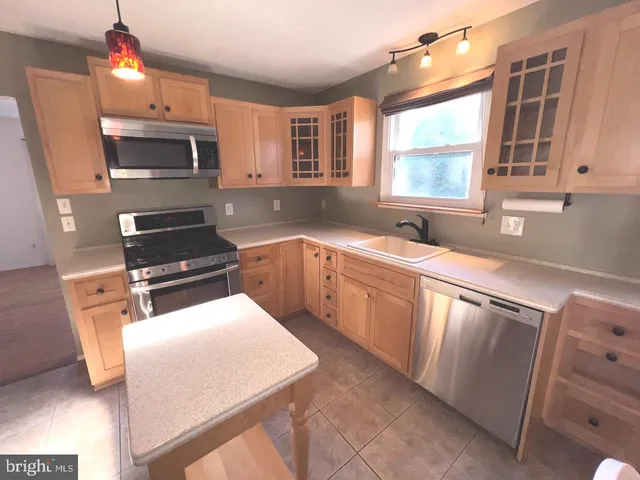 $2,500 | 918 Rockwell Road, Wilmington, DE 19810