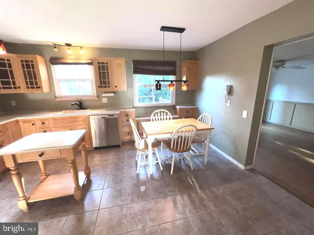 $2,500 | 918 Rockwell Road, Wilmington, DE 19810