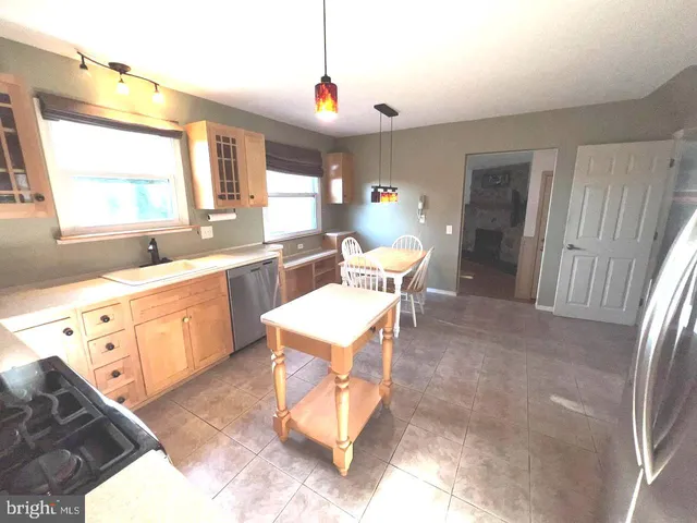 $2,500 | 918 Rockwell Road, Wilmington, DE 19810