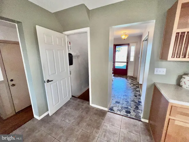 $2,500 | 918 Rockwell Road, Wilmington, DE 19810