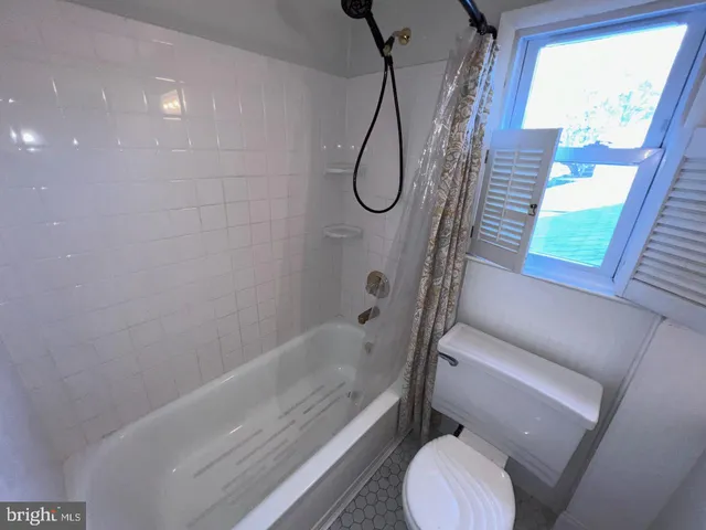 $2,500 | 918 Rockwell Road, Wilmington, DE 19810