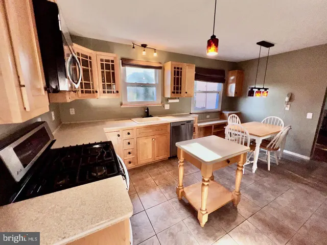 $2,500 | 918 Rockwell Road, Wilmington, DE 19810