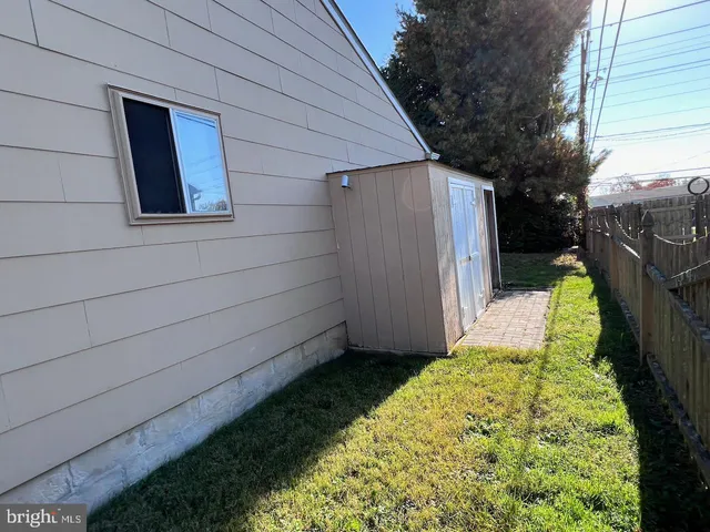 $2,500 | 918 Rockwell Road, Wilmington, DE 19810