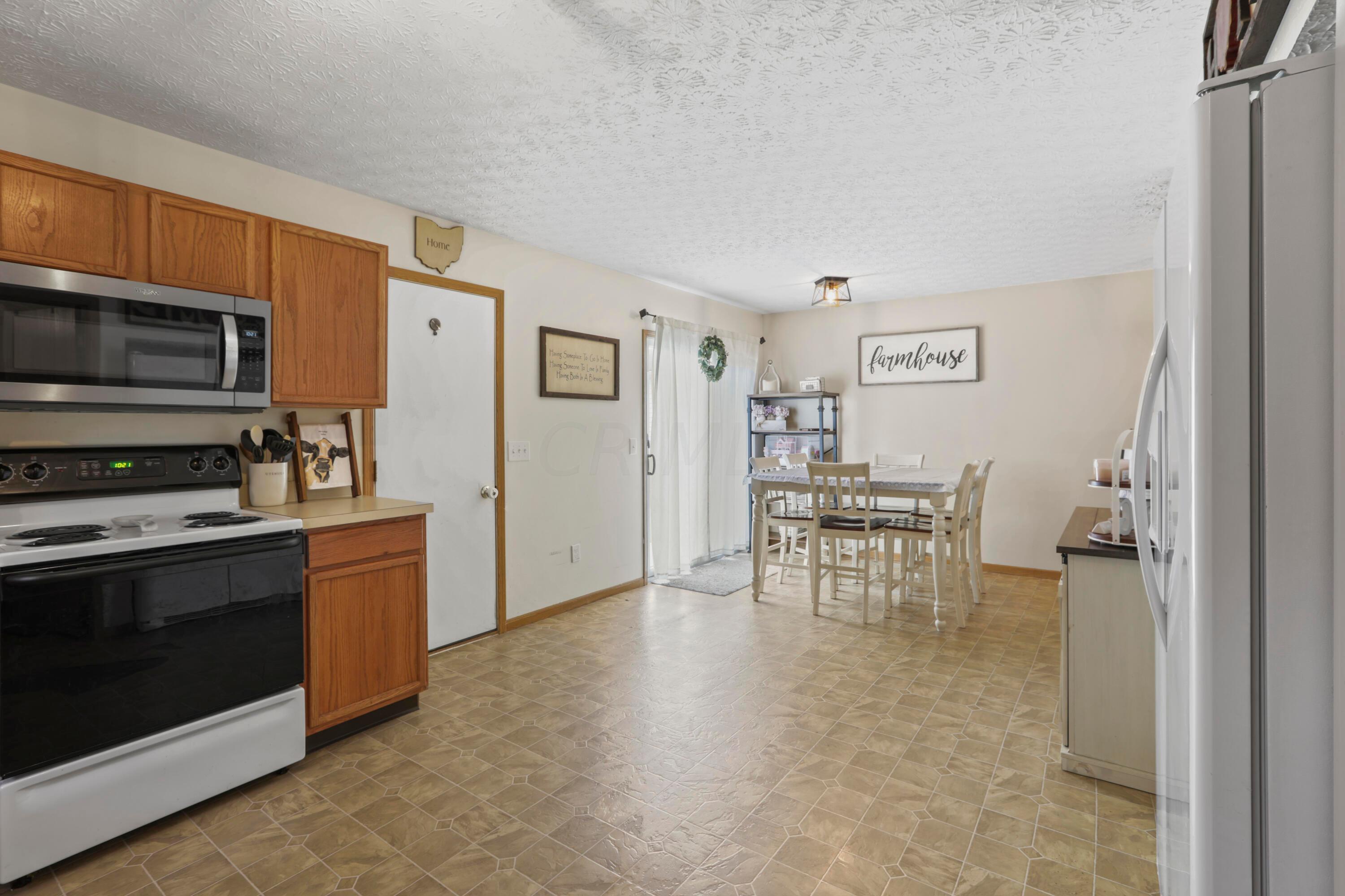 570 Rockets Street Galloway, OH 43119 - Photo 11 of 25 R82A8534
