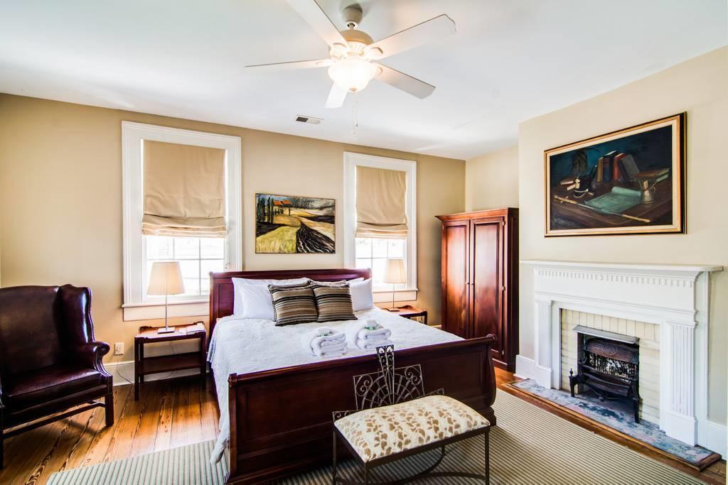 101 Spring Street Charleston, SC 29403 - Photo 4 of 15 101-5