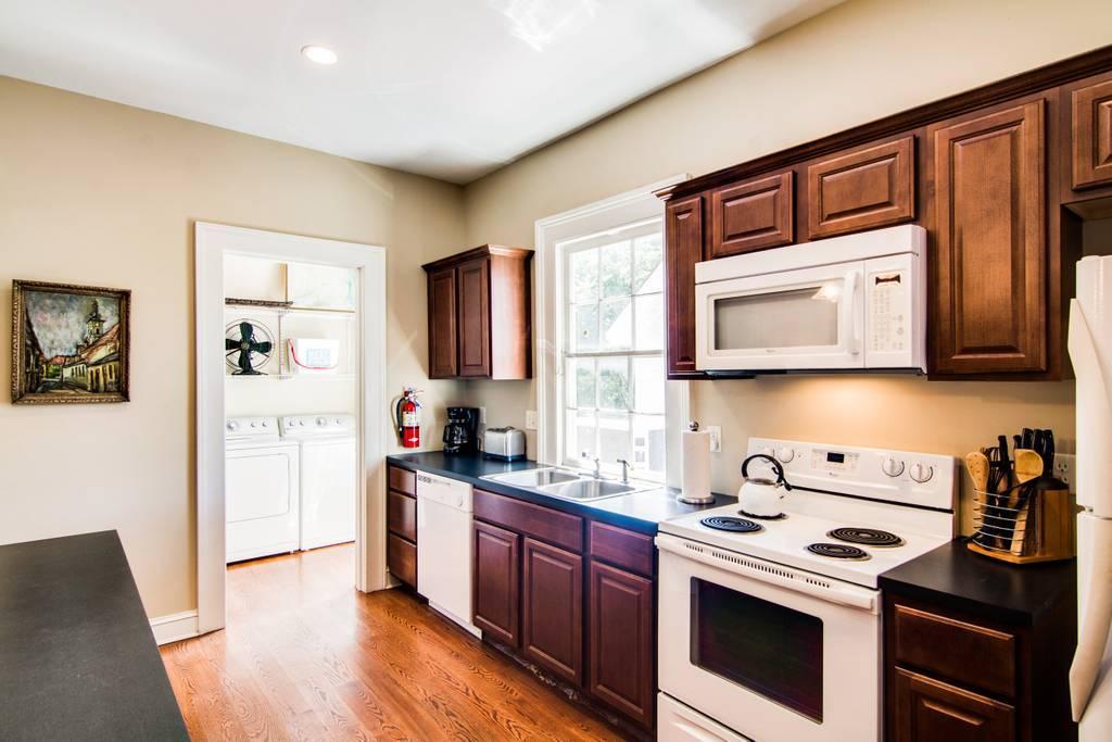 101 Spring Street Charleston, SC 29403 - Photo 6 of 15 101-7