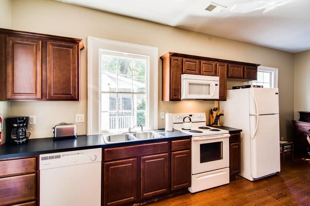 101 Spring Street Charleston, SC 29403 - Photo 7 of 15 101-8