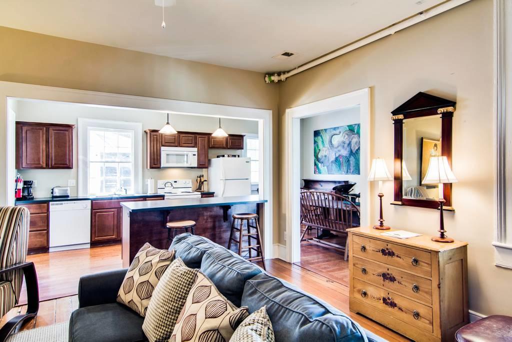 101 Spring Street Charleston, SC 29403 - Photo 8 of 15 101-10