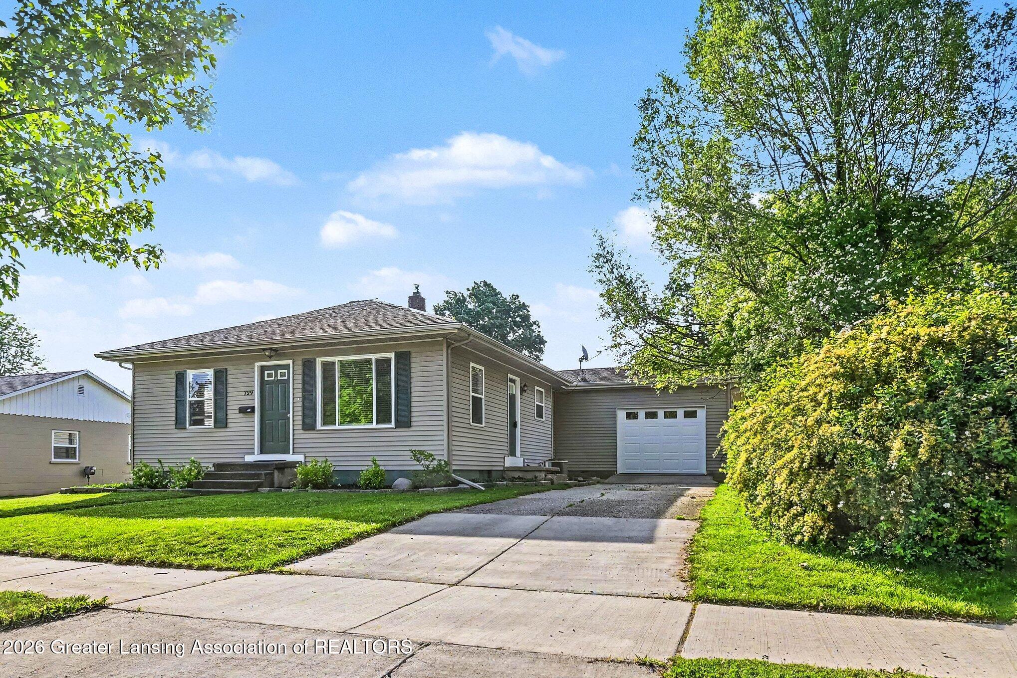 729 Riverside Drive Portland, MI 48875 - Photo 3 of 25 004_file_8851