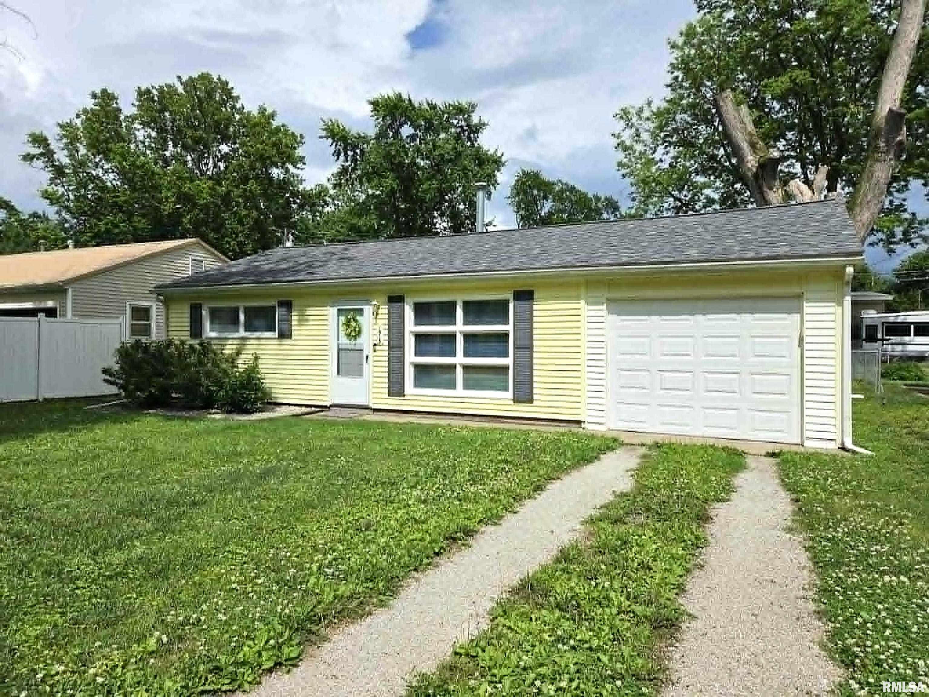 1913 South 12th Street Quincy, IL 62301 - Photo 1 of 20