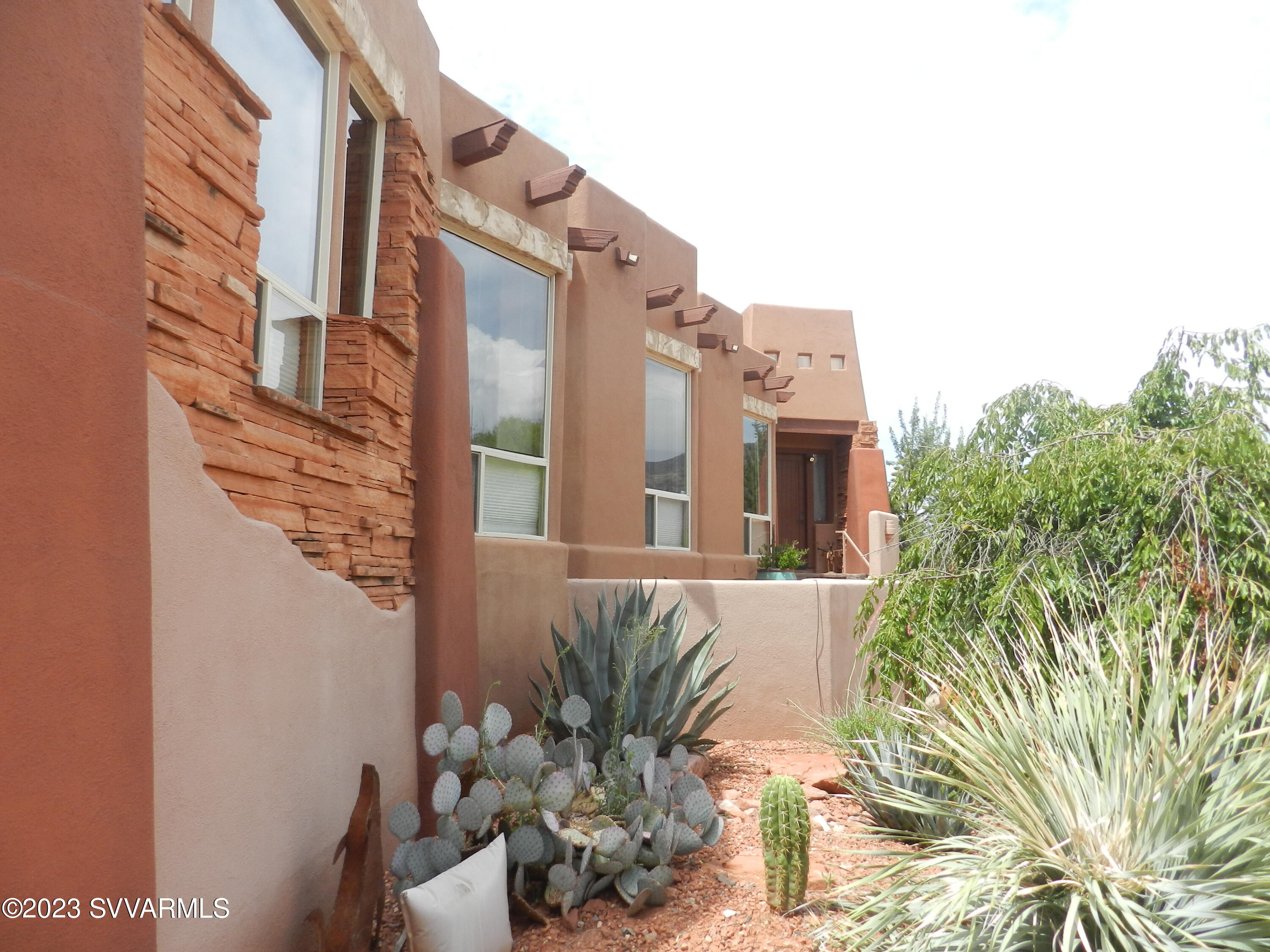 30 Granada Road Sedona, AZ 86336 - Photo 51 of 58 Side View