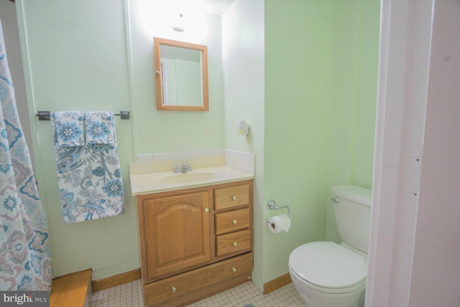 23 Timber Rock Road Gaithersburg, MD 20878 - Photo 4 of 30 Bath