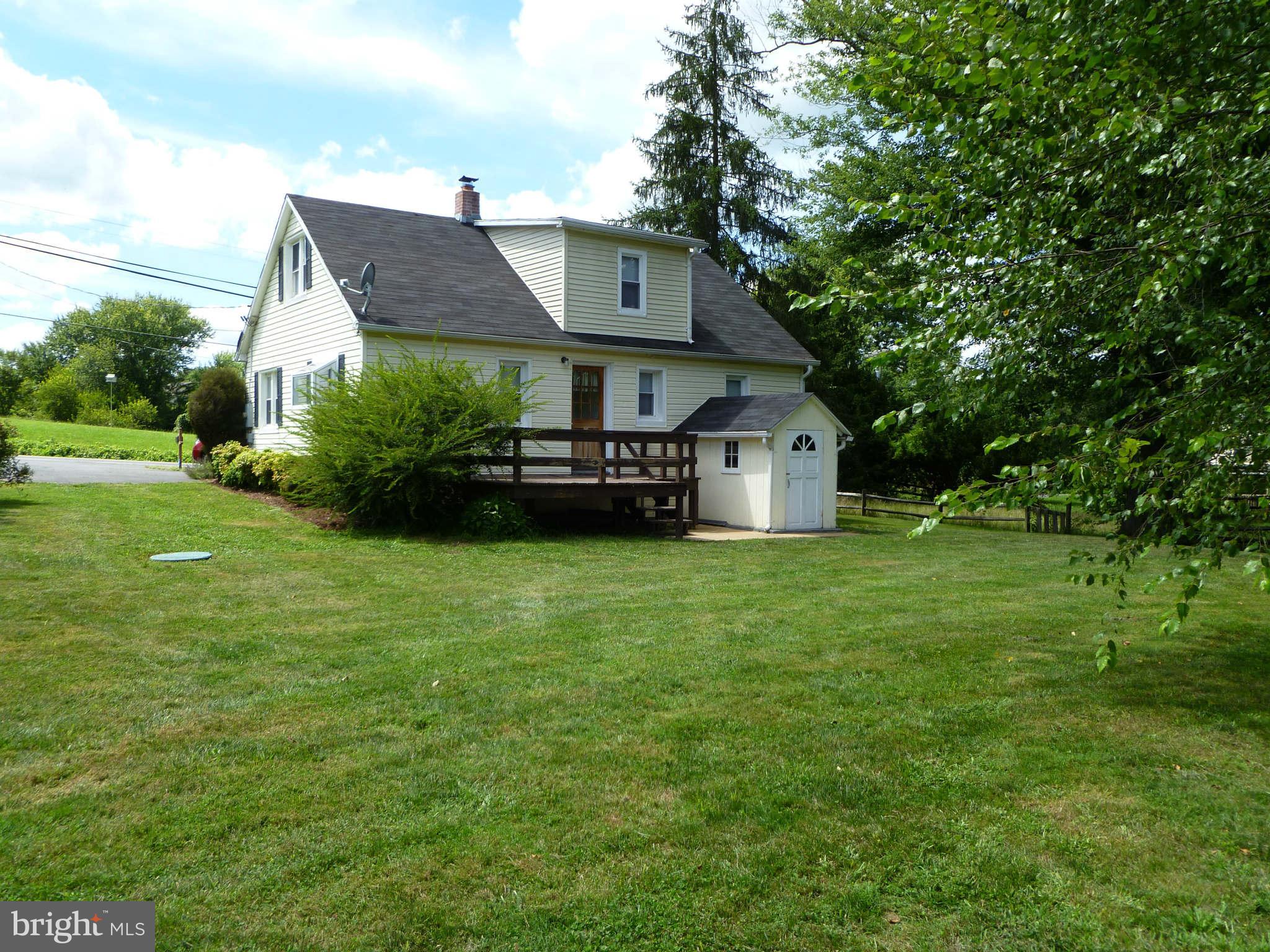 17262 Hamilton Station Road Hamilton, VA 20158 - Photo 2 of 10 Exterior (General)