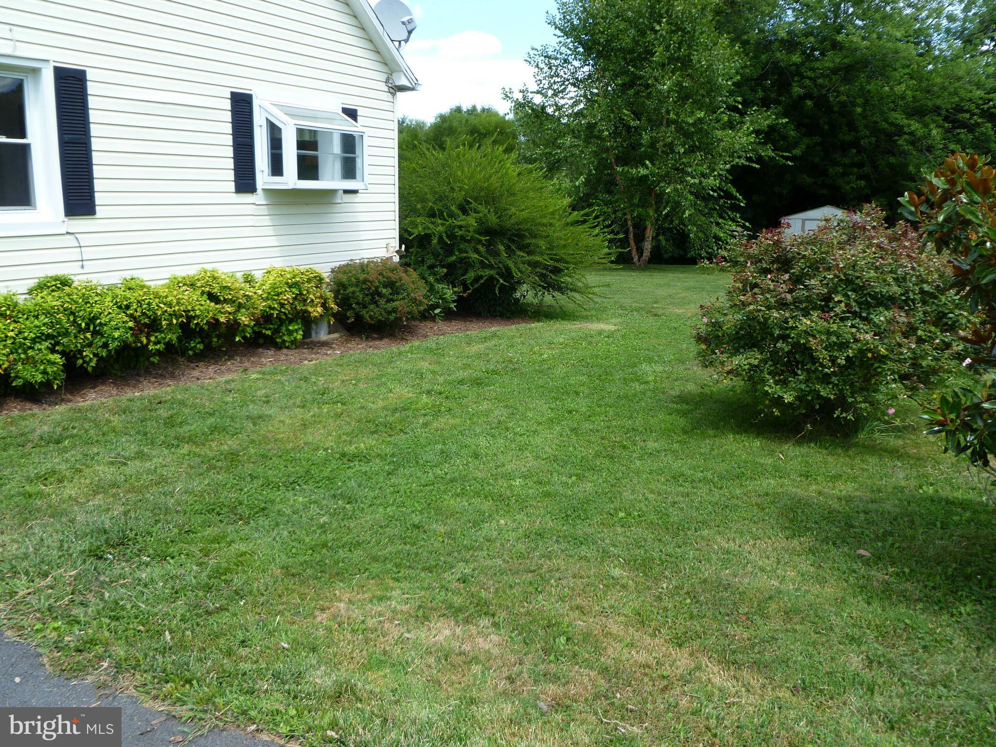 17262 Hamilton Station Road Hamilton, VA 20158 - Photo 7 of 10 Exterior (General)