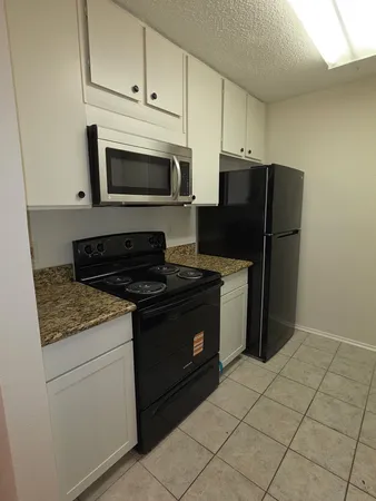 $975 | 7900 North Stadium Drive, Unit 106, Houston, TX 77030
