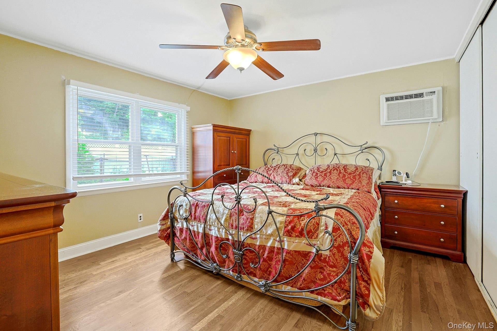 70 Durham Road White Plains, NY 10607 - Photo 17 of 32 Primary Bedroom